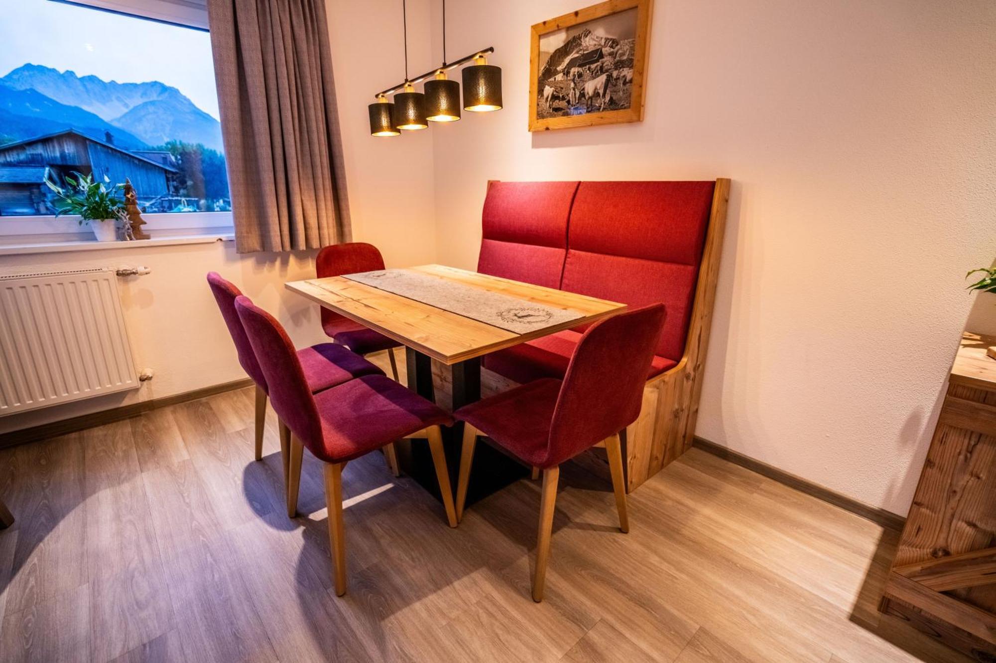 הרוואלד Tiroler Alpblick Appartements מראה חיצוני תמונה